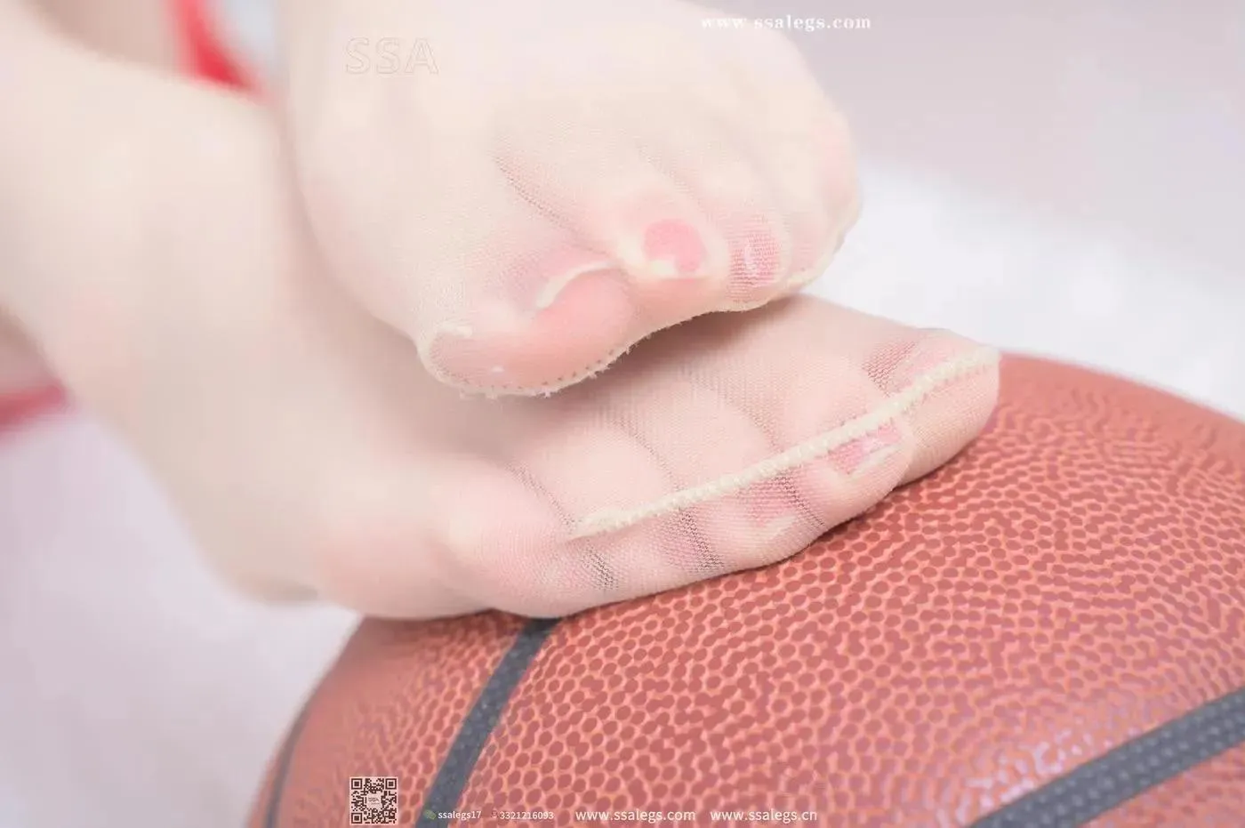 [SSA丝社]超清写真 NO.325 素素小姐姐放假在家穿丝袜陪你玩篮球(下) [79P]插图